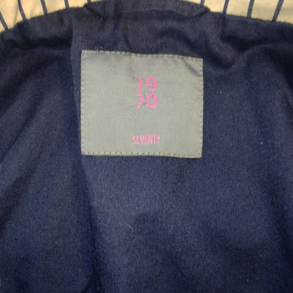 SEVENTY 19.70 Size 6 Tan and Navy Blue pinstripe Women's Blazer. - Picture 2 of 11